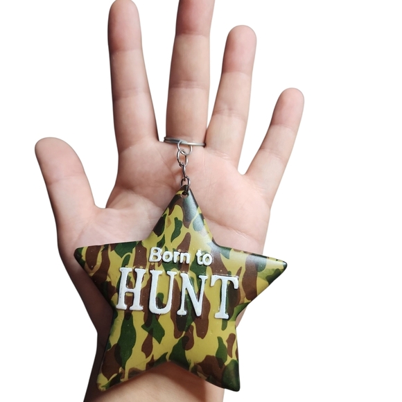Camouflage Star Keychain - Picture 1 of 2